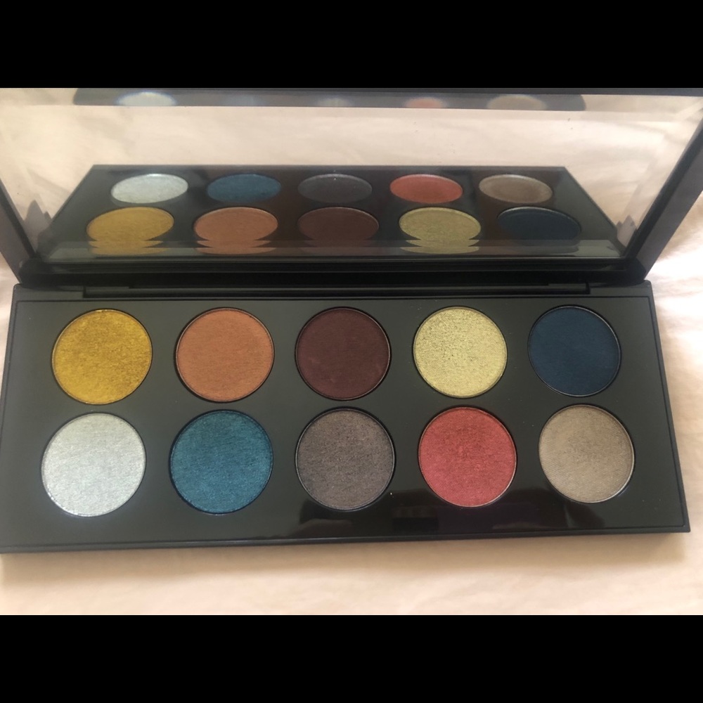 Pat McGrath eyeshadow palate